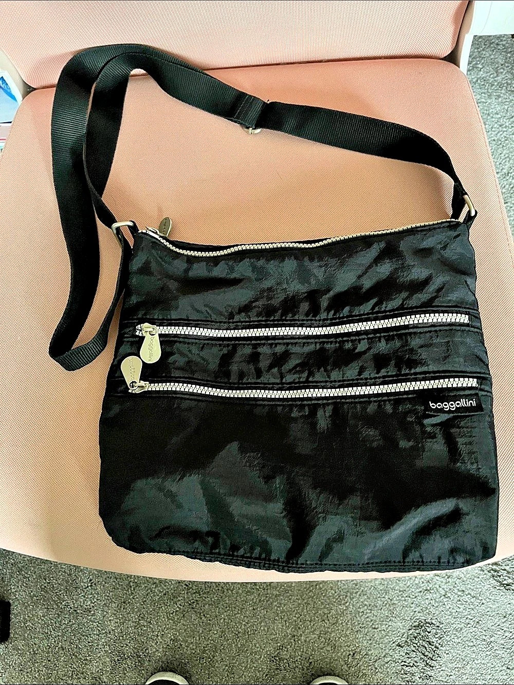 baggallini Legacy Triple Zip Bagg Black Crossbody Bag